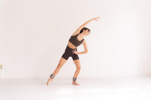 Sofi Carmona Essentials: Mat + Dumbbells + Bangles